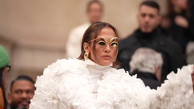 Jennifer Lopez debuted super short hair at Paris Fashion Week