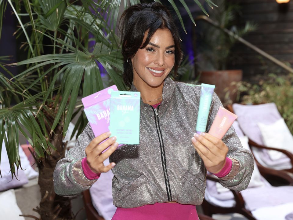 Dancing With The Stars sensation Suzanne Jackson dashes back from Maldives to launch new skincare range Bahama Skin