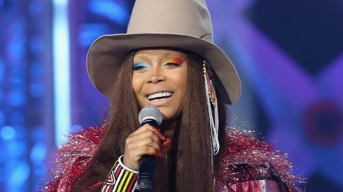 Erykah Badu Embraces Natural Beauty in Bold Fashion, Fans React wi…