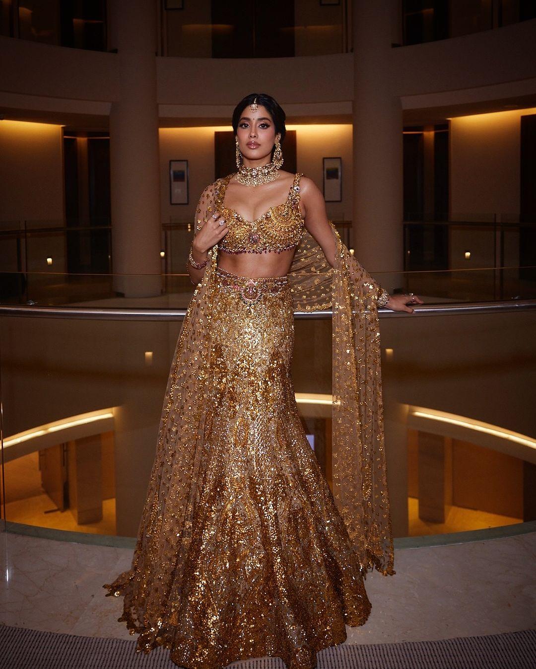 Her tall, elegant figure was complemented by a beautifully embroidered lehenga adorned with shimmering gold sequins. 