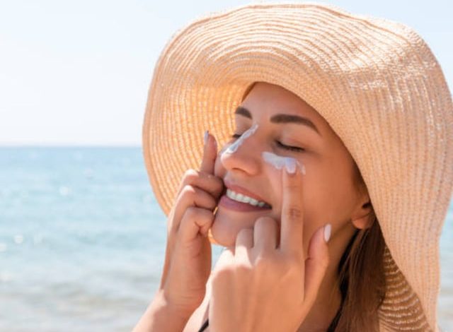 Can You Combine Sunscreen With Makeup? Tips and Tricks