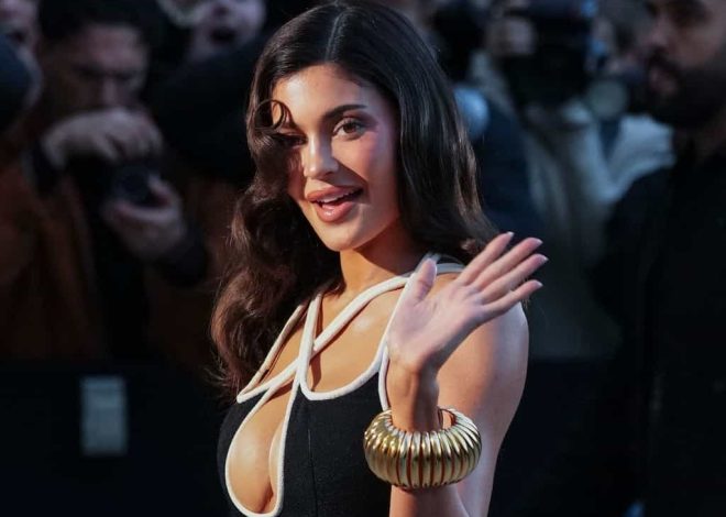 Kylie Jenner turns out to support sister Kendall in Schiaparelli runway