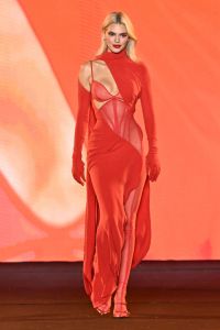 Kendall Jenner Makes Her Blond Runway Debut in Mugler and More Looks for L’Oréal Paris’ Walk Your Worth Show at Paris Fashion Week