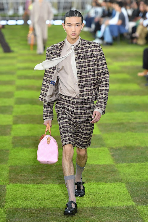 A model walks the runway during the Louis Vuitton Menswear Spring/Summer 2025 show.